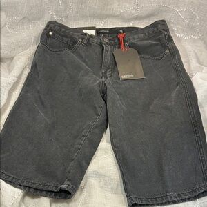 NWT Nineteen 91 jean shorts size 30 A00038